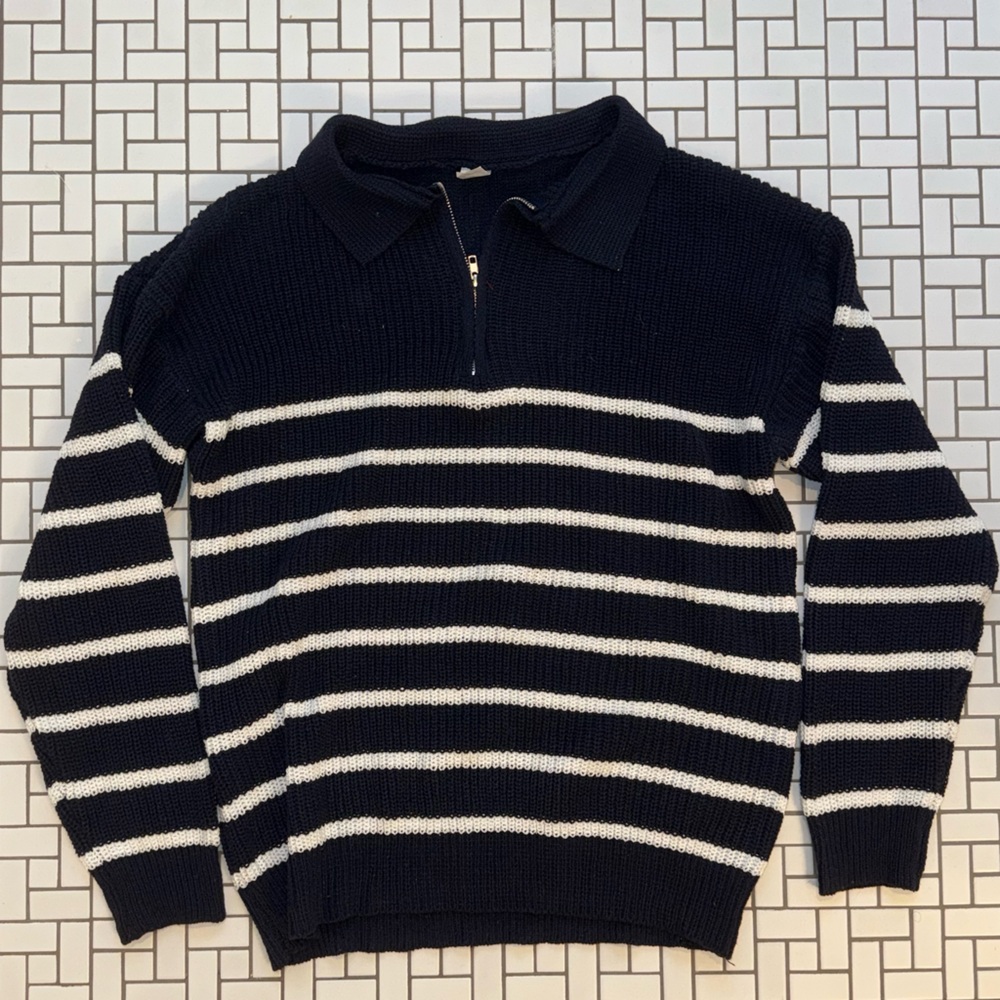 MEN’S / WOMEN’S NAVY BLUE AND WHITE STRIPED QUARTER ZIP